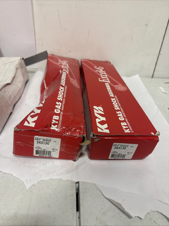 (QTY 2) KYB Excel-G Rear Gas Shock 343130 For AMC Gremlin 1970, AMC Hornet 1970 - Image 1 of 3