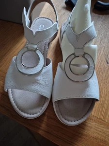 New White Leather Sandals Ellis By Gabor Size 7 - Picture 1 of 16