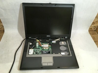 Dell Latitude D830 no enciende para piezas o reparación - FT Foto 1 de 4