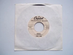 FARON YOUNG - Snowball / The Locket (PROMO) - 45 RPM 7" Record CAPITOL - Picture 1 of 6