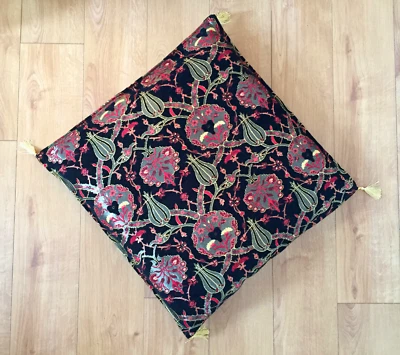 Big Black Kilim Cushion Covers, Floral Tulip Patterned Floor Seatings, 70 x 70cm - Image 1 of 4