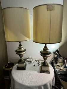 Pair Of Hollywood Regency Style Brass Cream Colored Stiffel Table Lamps / Shades - Picture 1 of 14