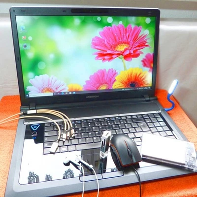 Medion P8610 XXL SET Cinema 18 Pollici I SSD Windows 10 PRO 8GB RAM NUOVO... - Immagine 1 di 4