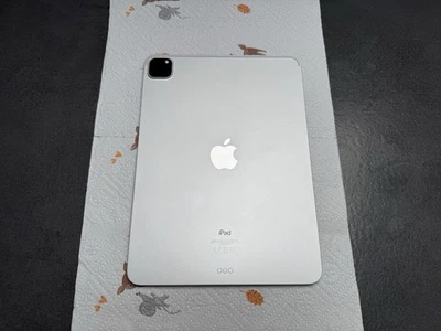 iPad Pro M1 3. Gen. 128GB Silber mit Rechnung - Wie Neu! - Bild 1 von 4