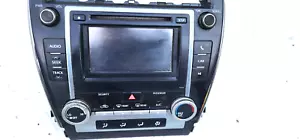 OEM TOYOTA CAMRY AM-FM CD Radio Display Receiver 86140-06010 ID 57012 GENUINE - Picture 1 of 3