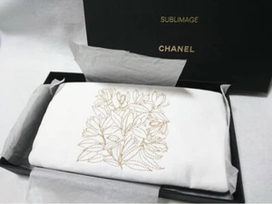 CHANEL Sublimage VIP Novelty White Gold Mini Pouch With Box Japan - Picture 1 of 7