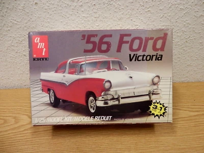 1956 Ford Victoria Modello Costruzione Set 1/25 AMT Ertl Oldtimer N. IN VP - Immagine 1 di 4