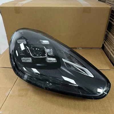 For Porsche Cayenne GTS right Passengers LED Matrix Headlight 92A 2015-2018 - Image 1 of 4