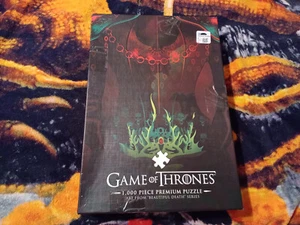 GAME OF THRONES™ PREMIUM PUZZLE Long May She Reign - Picture 1 of 3