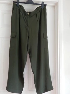 "PRINCIPLES PETITE" DARK GREEN CUT OFF TROUSERS SIZE 16 P EXCELLEN T USED - Picture 1 of 9