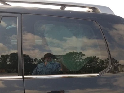 08 2008 LEXUS LX570 QUARTER GLASS REAR LEFT DRIVER - Image 1 of 4