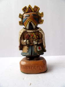 Muñeca Kachina tallada y pintada a mano 4-1/4" firmada por Vincent 1983 - Imagen 1 de 5