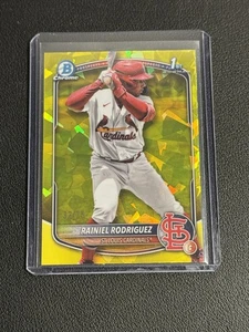 RAINIEL RODRIGUEZ 2025 BOWMAN CHROME SAPPHIRE 1ST YELLOW REFRACTOR /75 Q3646 - Bild 1 von 2