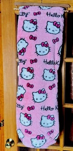 Hello Kitty Ultra Fine Faux Fur Soft Throw Blanket - Red Bows - 50"x70" - Picture 1 of 4