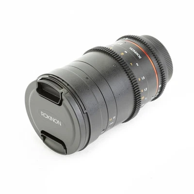 Lente ultra revestida Rokinon 135mm T2.2 Cine DS para montagem Canon EF, 7 grupos - Imagem 1 de 4