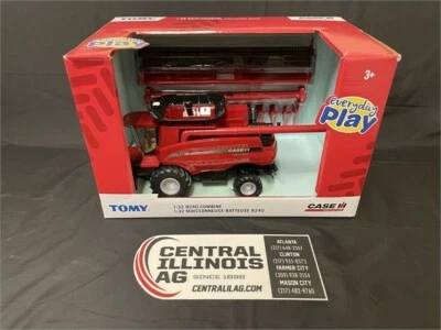 Case IH 8230 Combine 1/32 Scale ZFN47390 - Image 1 of 4