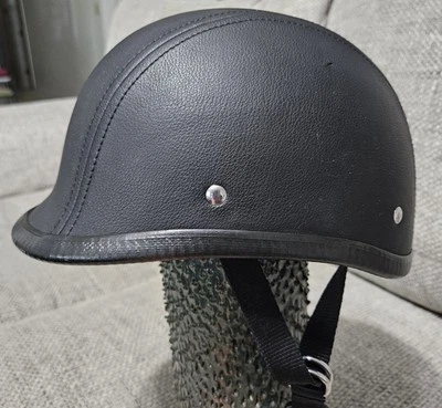 Casco gorro de motociclista de novedad con media carcasa cubierta de cuero Foto 1 de 4