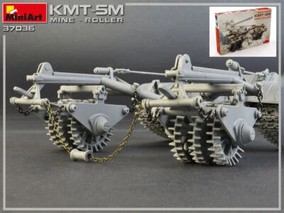 KIT MODELLINO MILITARE MINIART KMT 5M MINE ROLLER MODELLISMO SCALA 1/35 - Immagine 1 di 4
