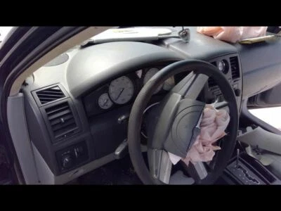 Chrysler 300 2007 tapa de combustible  Foto 1 de 3