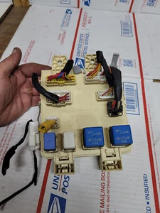 04 05 06 Hyundai Elantra 2.0L INTERIOR Fuse Relay Box 91110-2D001 OEM - Picture 1 of 3