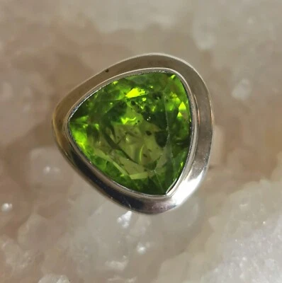 Ring mit einem großen Peridot, 925er Silber, Gr. 17,2 - Olivin - - Bild 1 von 4