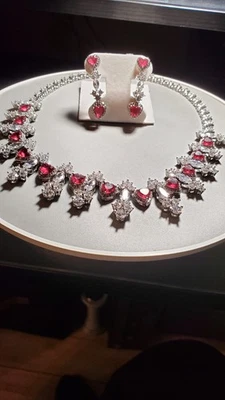 BRINCOS DE SAFIRA E RUBI W - COLAR BANHADO A OURO BRANCO 18K CONJUNTO DE PRATA ALEMÃ - Imagem 1 de 4