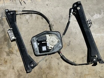 2007 - 2016 VOLKSWAGEN EOS FRONT WINDOW REGULATOR & MOTOR LEFT DRIVER SIDE OEM - Image 1 of 2
