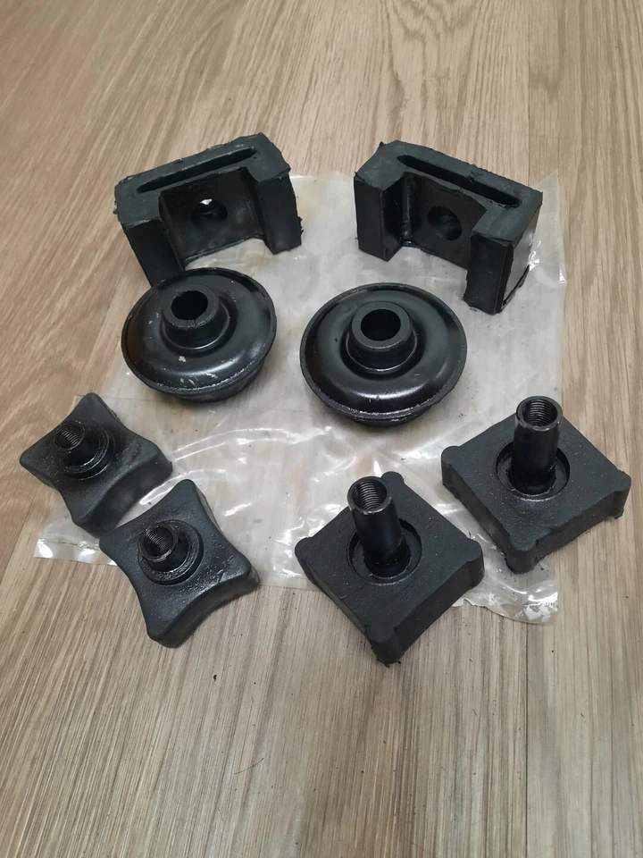 M151 Motor Mount Set NOS 5702254 - Bild 1 von 1