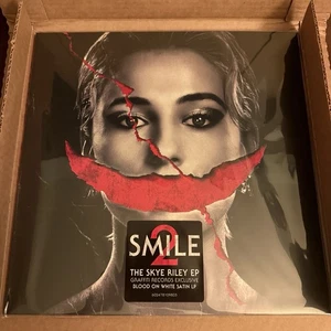 Smile 2: The Skye Riley EP - Blood on White Satin Splatter Vinyl (Naomi Scott) - Picture 1 of 9