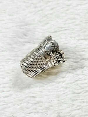 DES À COUDRE ANCIEN - ARGENT MASSIF  - Photo 1/4