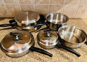 Vintage Cucina Artigianale Acciaio Inox Set 5 Strati Cupola Coperchio Pentole Padelle Uova Poacher USA - Foto 1 di 15
