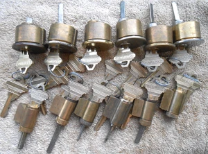 Lot of 12 Lock Cylinders with NO working OEM pair SCHLAGE Factory Keys - Picture 1 of 3