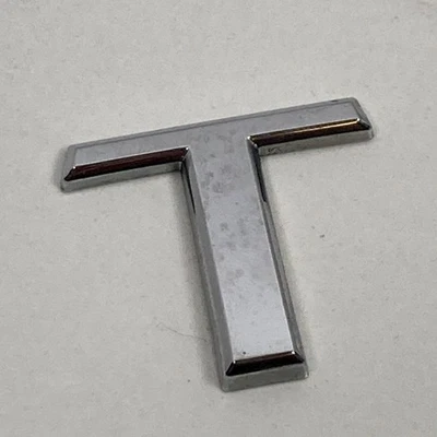 Nissan Altima 2.5 S 2007-2012 emblema logotipo letra 'T' maletero trasero B4115 cromado Foto 1 de 4