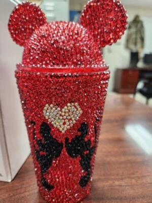 Taza de lentejuelas rojas besándose Mickey y Minnie Mouse con pajita 450 ml Foto 1 de 4