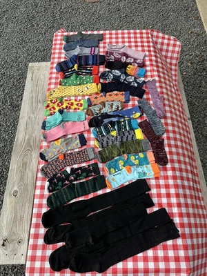 LOT OF 35 PAIRS WOMAN WOMENS SOCKS - USED BUT NICE - Image 1 of 4