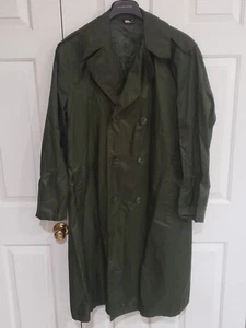 Vintage 1972-Prod US Army Nylon Rubber Coated Green Raincoat Size 38 Regular - Picture 1 of 7