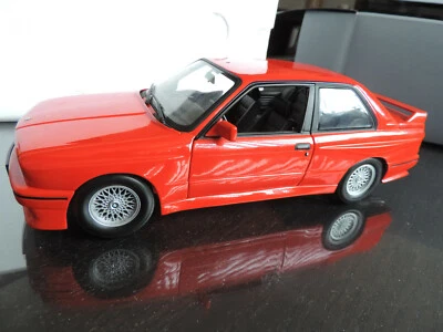 BMW M3 E30 serie 3 Rouge 1/18 MINICHAMPS - Photo 1/4