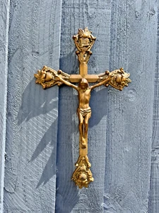 ANTIQUE FRENCH ART DECO GILT BRASS WALL HANGING CRUCIFIX CHURCH CROSS JESUS INRI - Picture 1 of 13