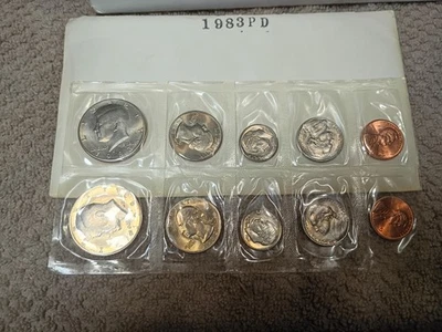 1983 p d uncirculated mint set souvenir coin scarce USA COINS - Image 1 of 4