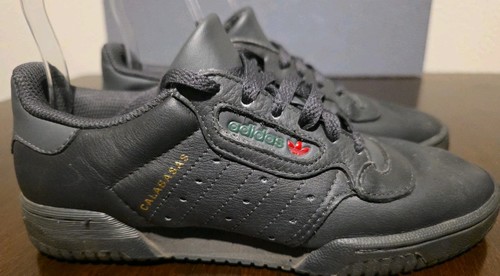 Adidas Yeezy Power Phase Calabasas Core nere taglia 5 rosse logo Adidas verde incantesimo