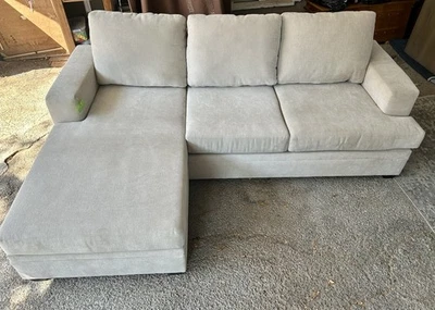 Bonaterra Living Spaces arena beige con chaise reversible Foto 1 de 4