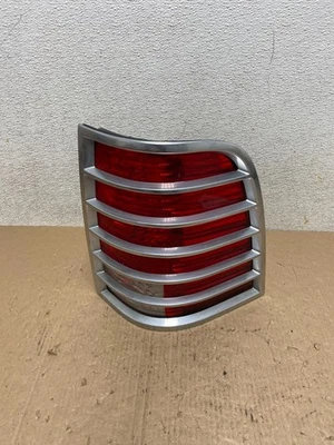 2002 2003 2004 2005 Mercury Mountaineer Right Passenger Tail Light Oem Q1894 DW - Image 1 of 4