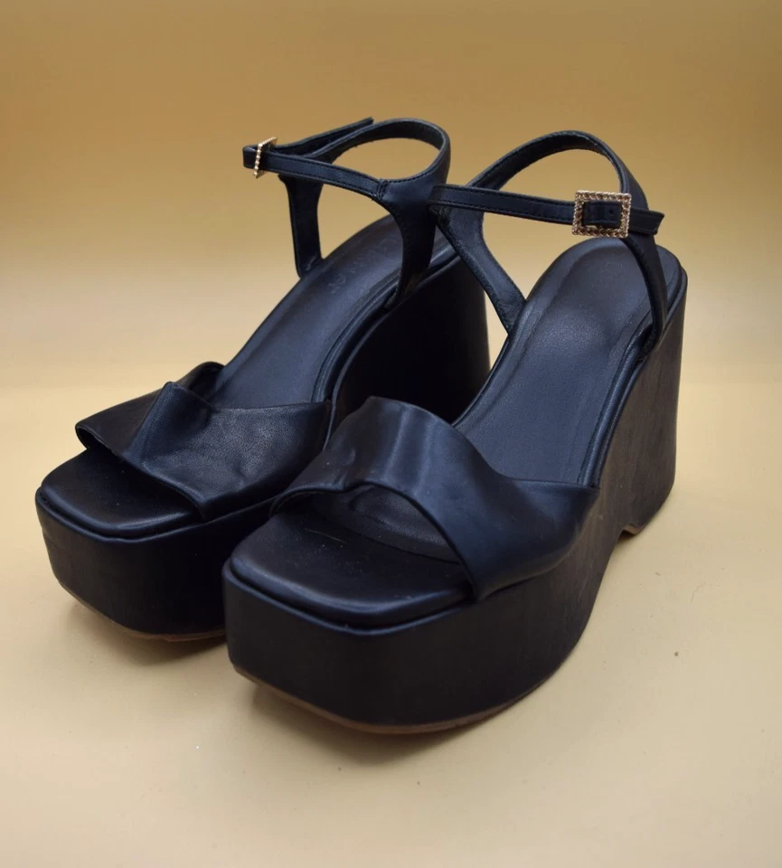 Sandálias pretas plataforma com alça de tornozelo Liliana 10 tiras de salto cunha - Imagem 1 de 4