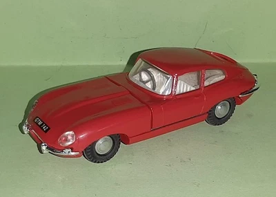 Triang Spot On 217 E ' Tipo Jaguar Rojo Caja Repro Restaurada Profesionalmente Foto 1 de 4