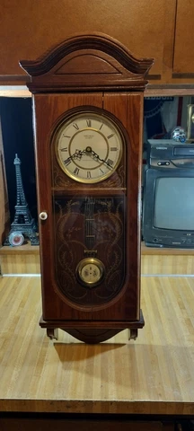 Verichron Quartz Winchester Chime Wall Clock,33" tall,works great,vg! Cover