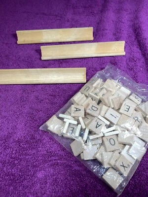 3 Estantes para Azulejos Scrabble Porta Letras Madera Piezas de Repuesto Letras Sin Abrir Foto 1 de 4