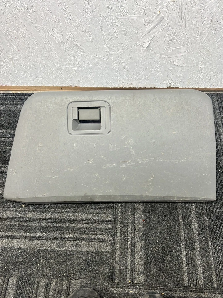 Guantera Ford F-450 Super Duty serie F 2003-2007 3C3X-2506015-BA Foto 1 de 4