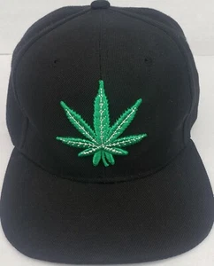 Baseballmütze Marihuana Blatt bestickt verstellbar 100 % Polyester. - Bild 1 von 4