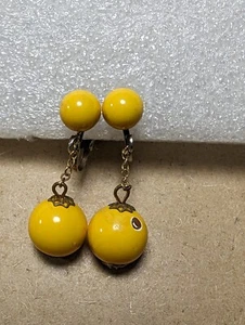 Vintage Yellow Clip On Earrings - Picture 1 of 2