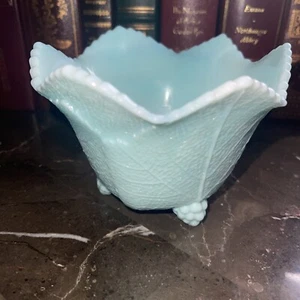 MCM FOSTORIA Blue milk glass BERRY blackberries Bowl 3 Feet Perfect Circa 1950 - Picture 1 of 11